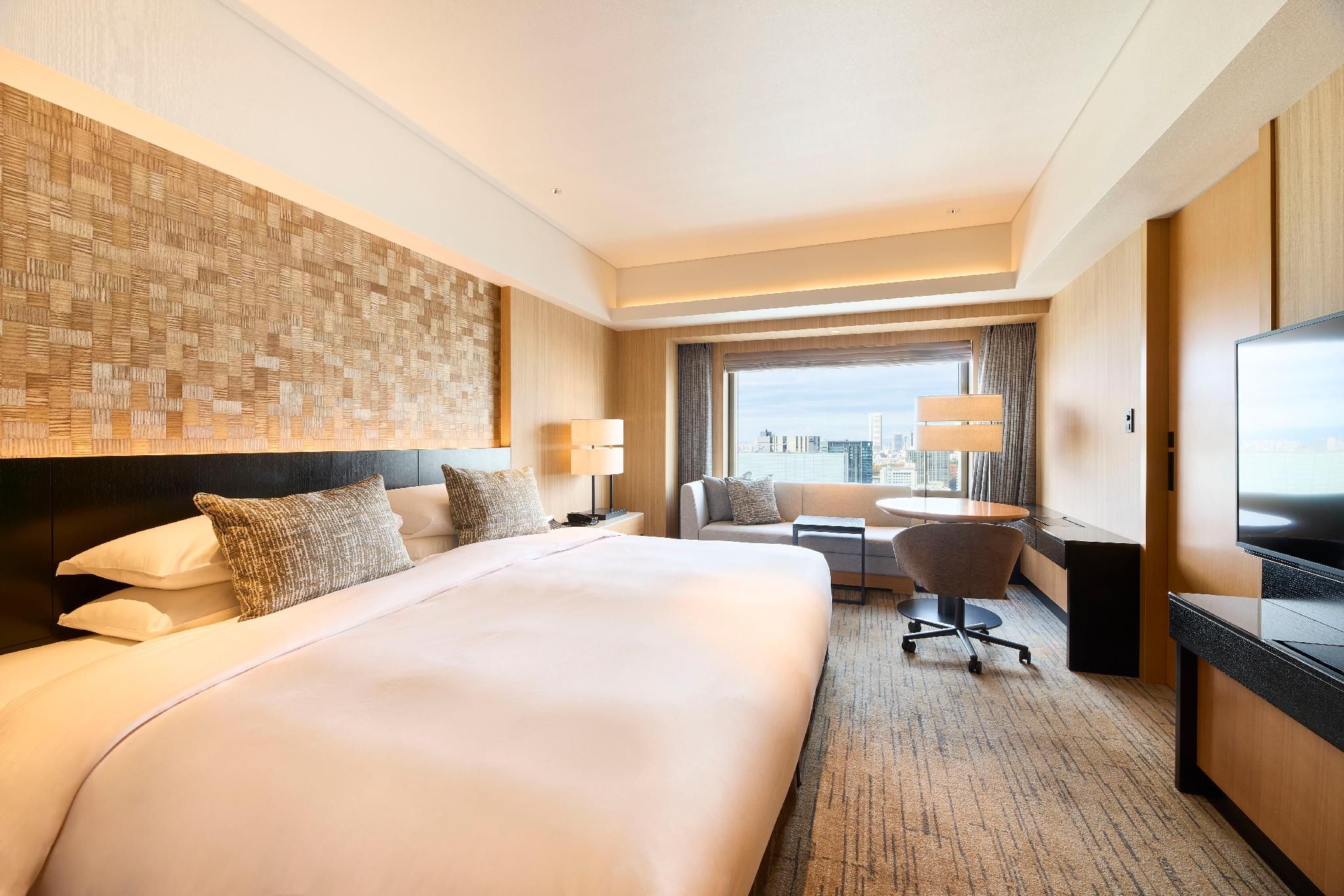 Comfort Deluxe King Room- Non-Smoking