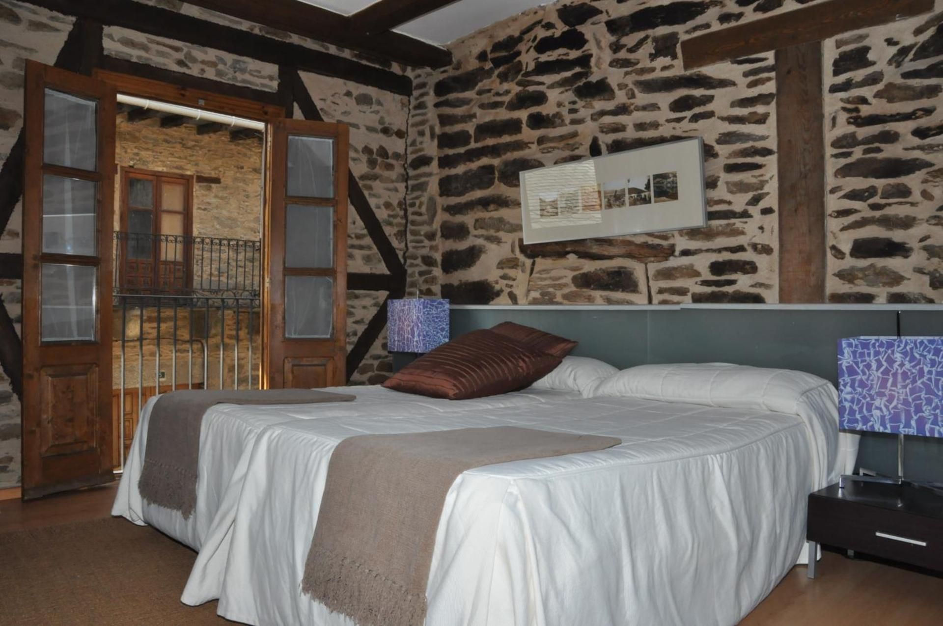 Twin Room with Bath