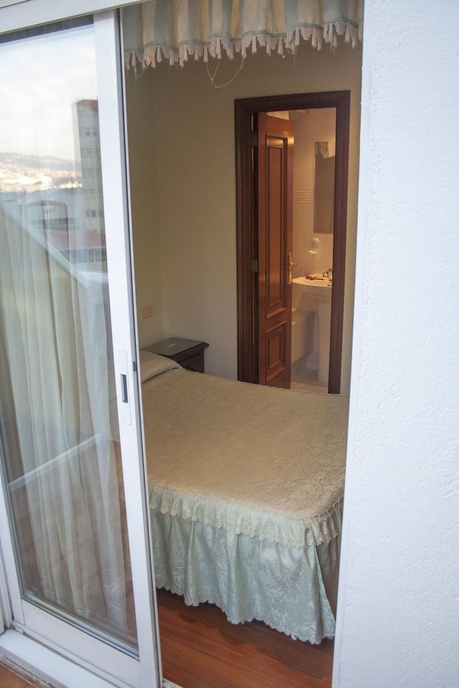 Pensión Residencia Buenos Aires Single Room 3