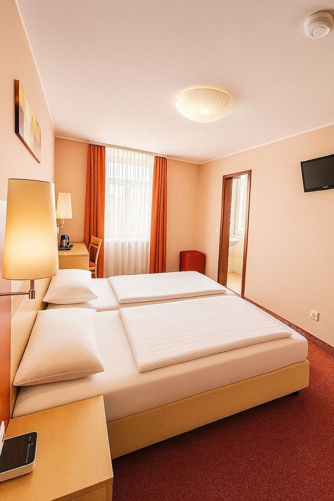 undefined Atomis Hotel Düsseldorf City