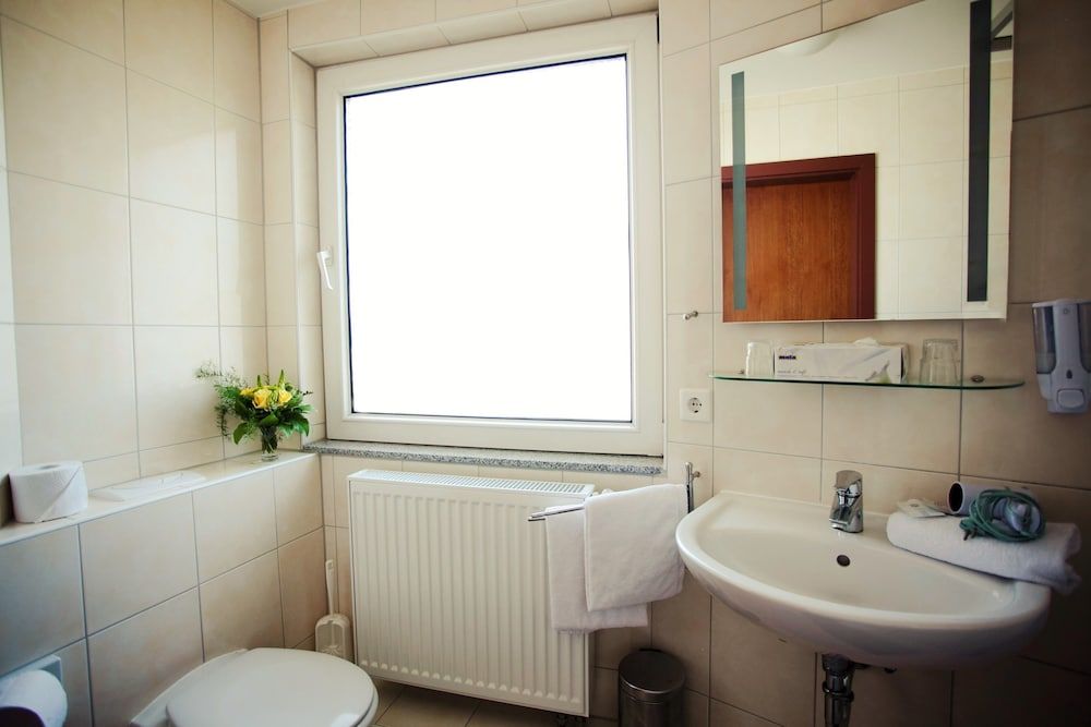 undefined Atomis Hotel Düsseldorf City 8