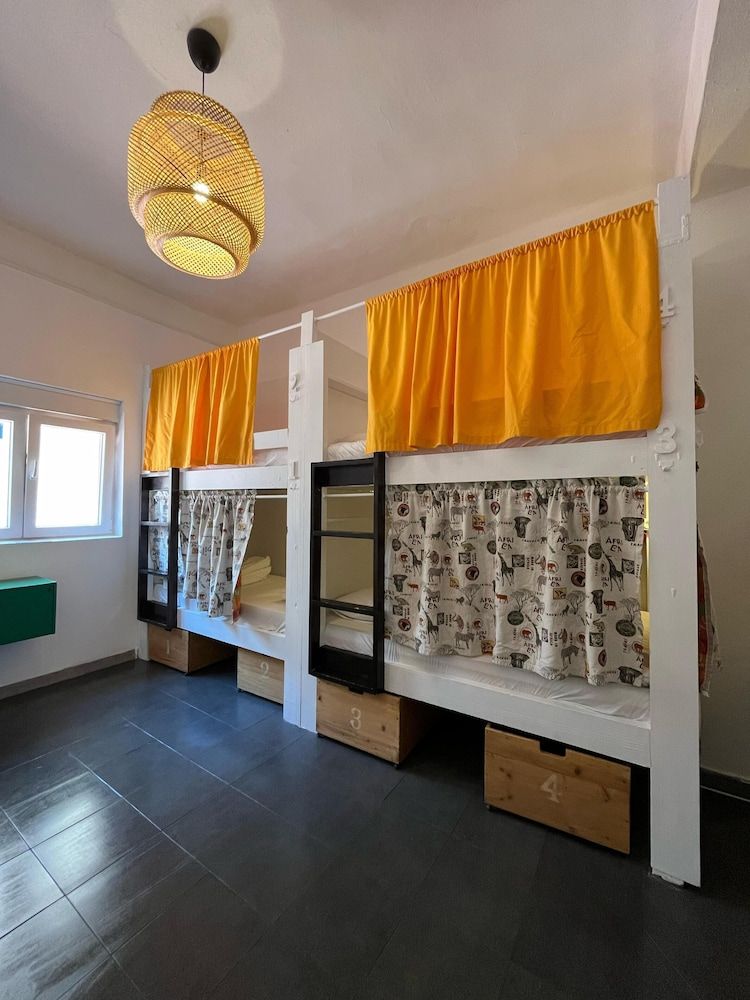 Shared Dormitory, Mixed Dorm, Shared Bathroom (6 beds)