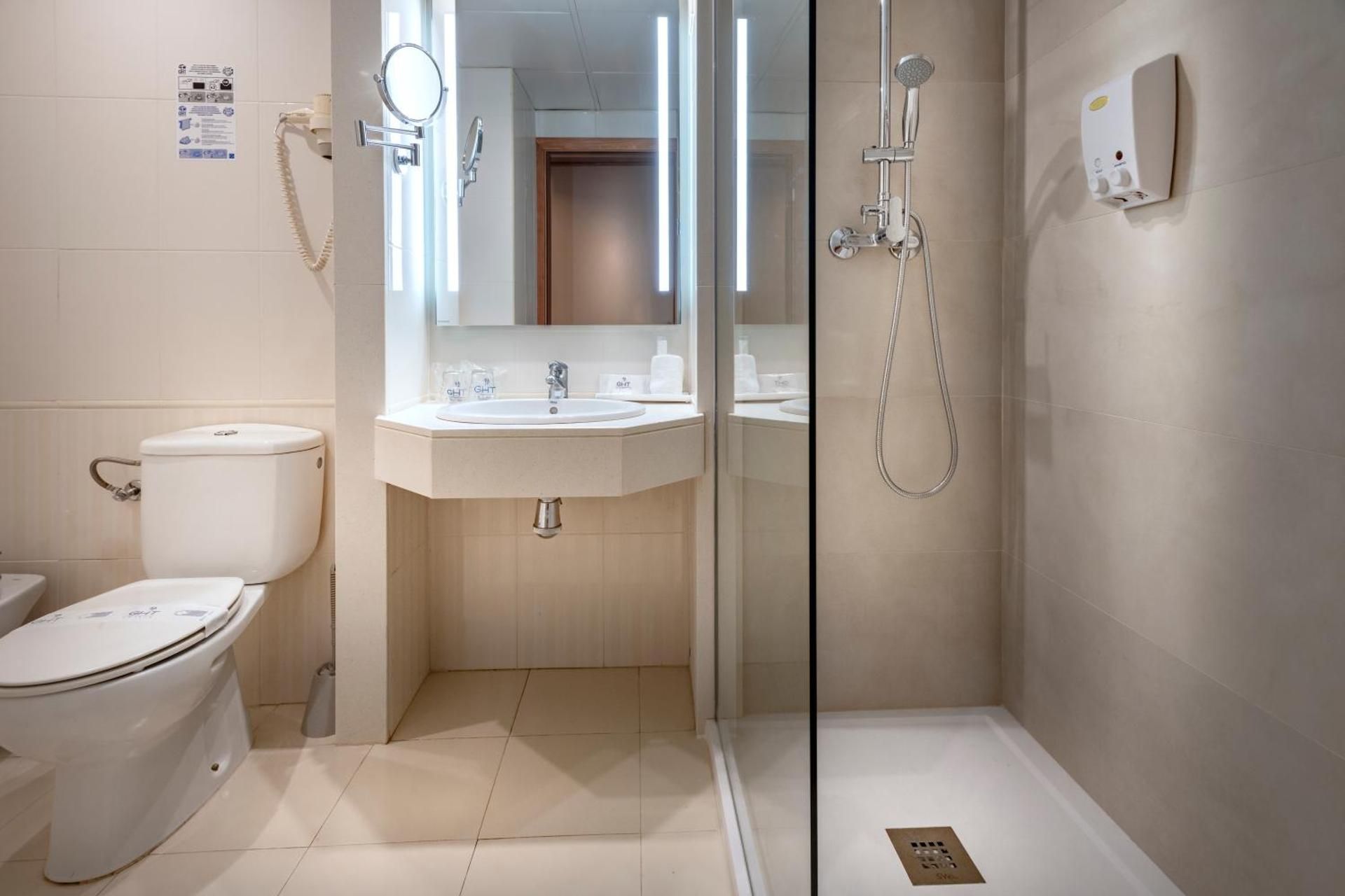 Double or Twin Room with Balcony and Pool View