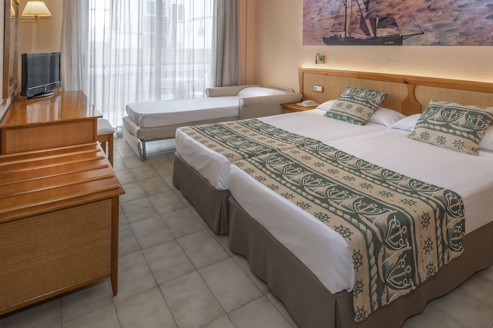 Standard Double or Twin Room, Pool View (2 adults + 1 child)
