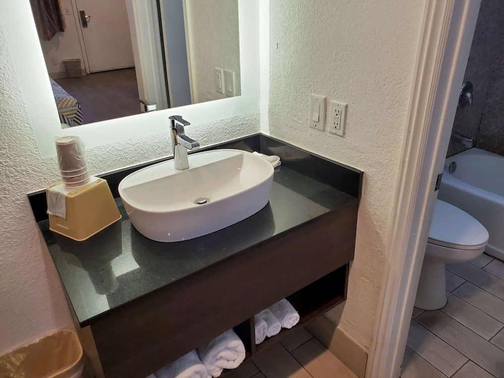 Studio 6 National City, CA - Naval Base San Diego Standard Room, 2 Queen Beds, Non Smoking, Kitchenette 14