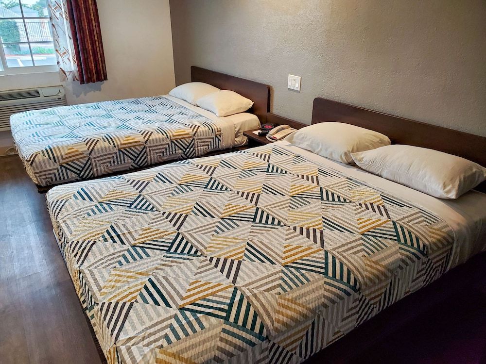 Studio 6 National City, CA - Naval Base San Diego Standard Room, 2 Queen Beds, Non Smoking, Kitchenette 6