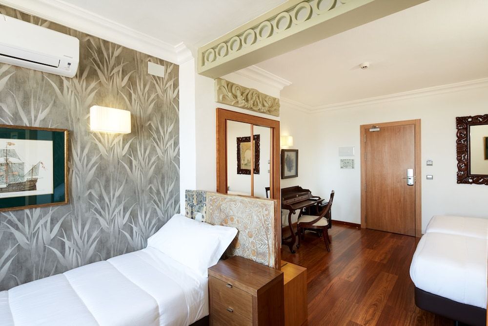 Sercotel President Superior Triple Room, Balcony 2