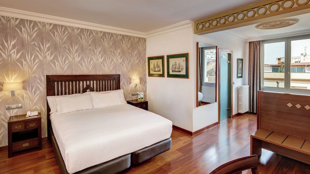 Sercotel President Superior Triple Room 2