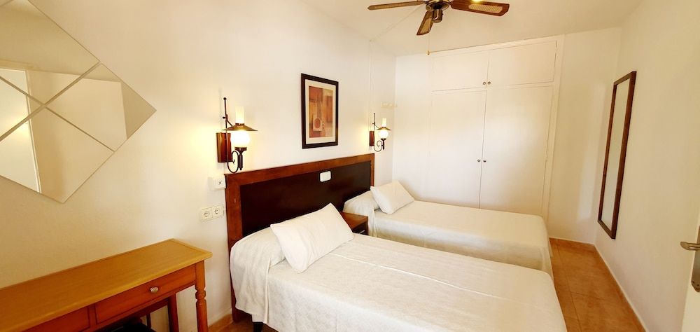 Classic Apartment, Multiple Beds, Kitchen, Poolside