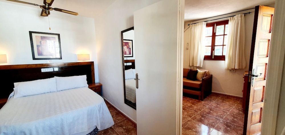Classic Apartment, 1 Bedroom, Kitchen, Poolside