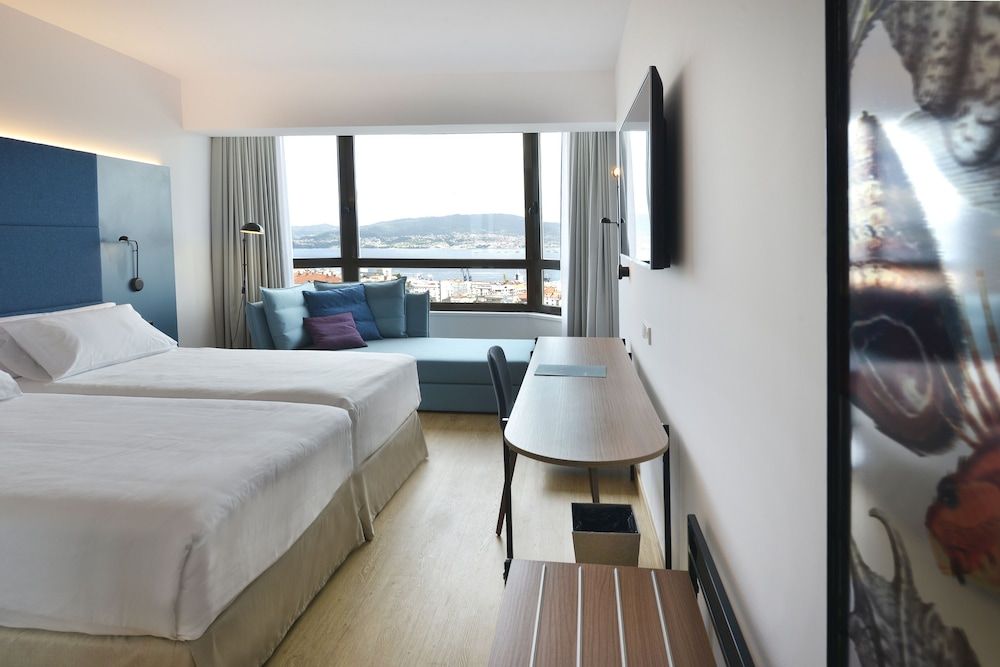 Occidental Vigo Superior Twin Room (with Estuary View) 2