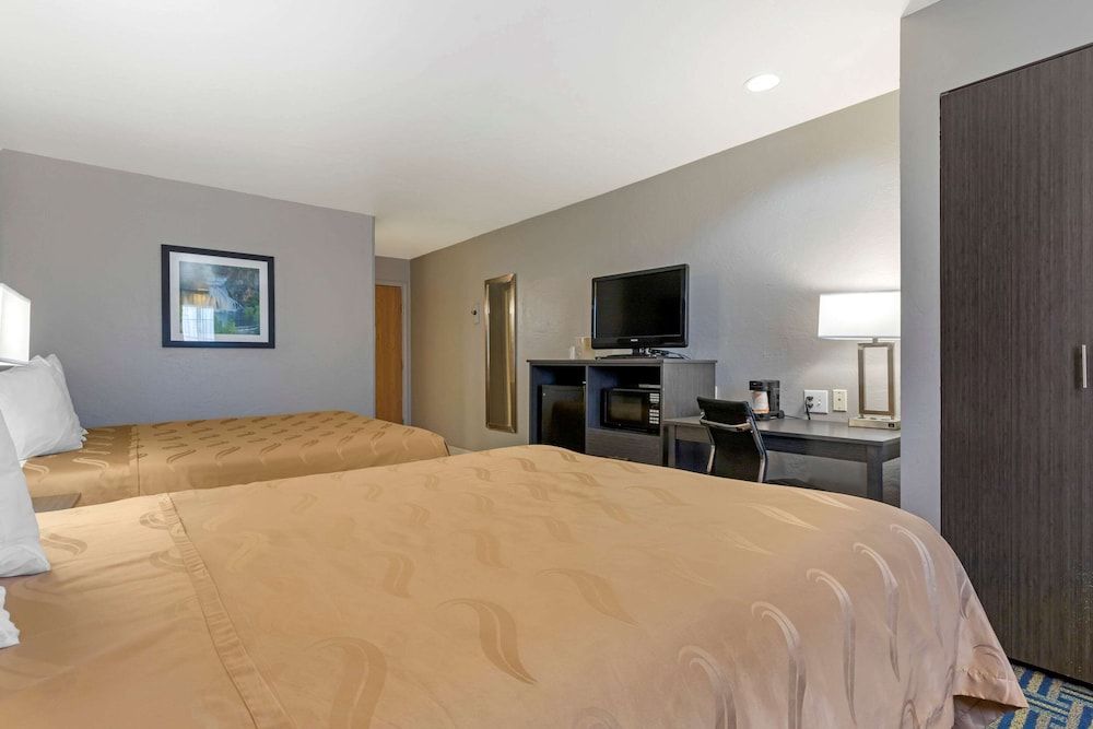 Standard Room, 2 Queen Beds, Non Smoking