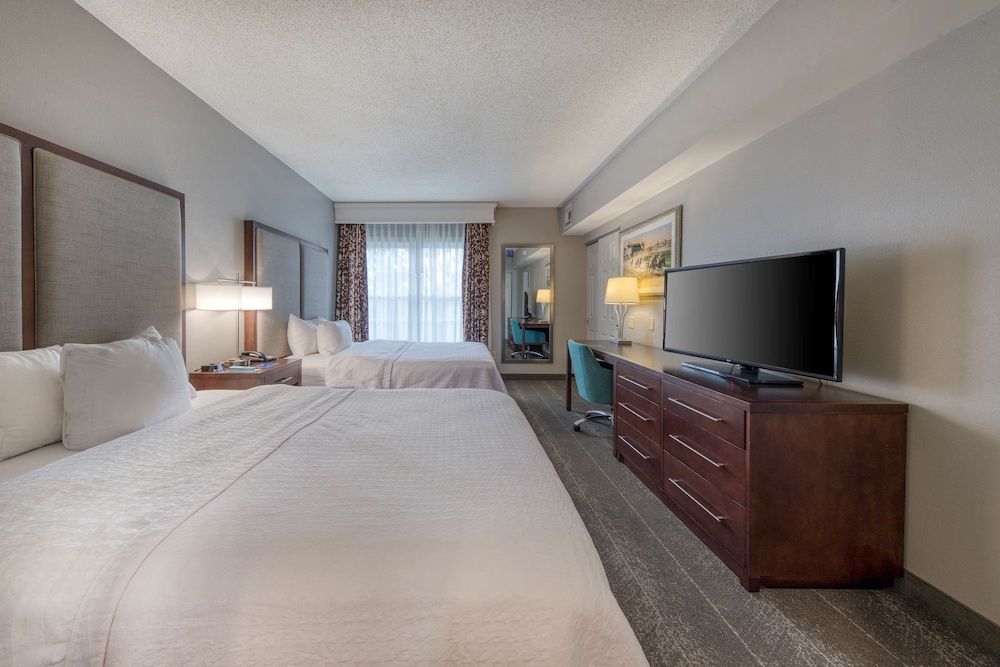 Suite, 2 Queen Beds, Non Smoking (Accessible Bathtub)