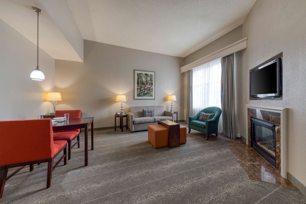 Suite, 1 King Bed, Non Smoking, Fireplace (Accessible Tub)