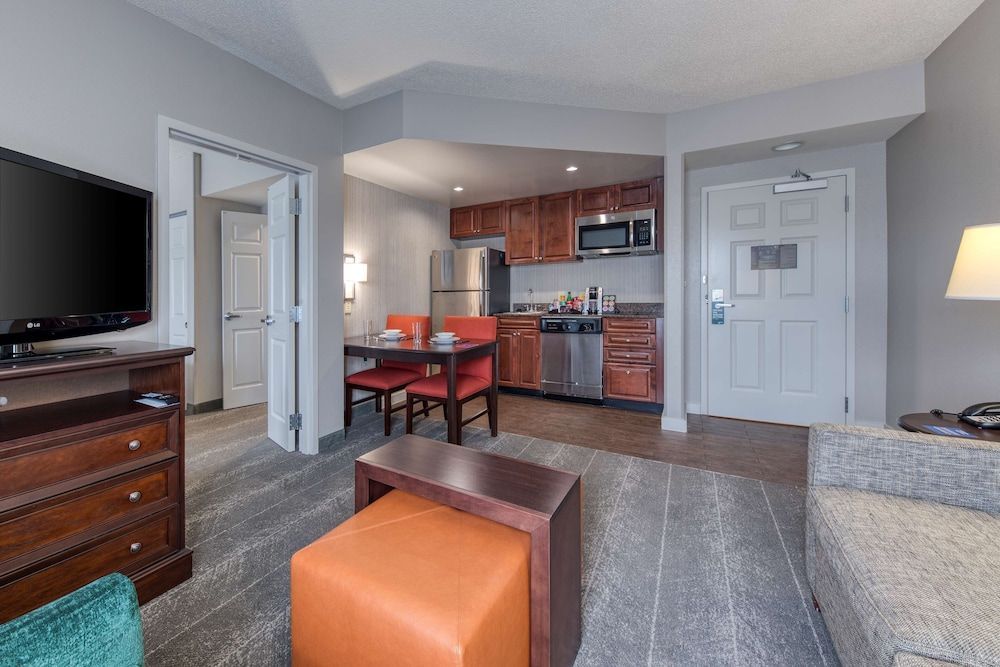 Premium Suite, 2 Queen Beds, Non Smoking (1 Bedroom)