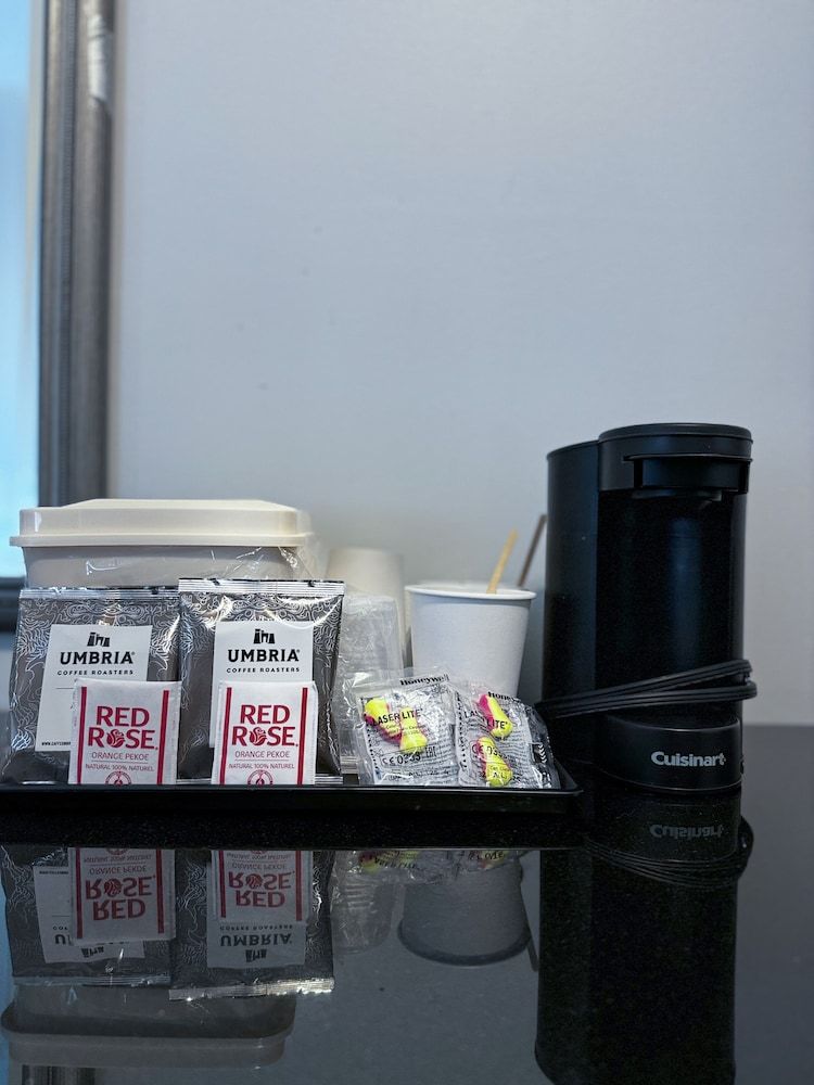 Met Hotel Standard Double Room, 2 Queen Beds (Rear Facing) 8