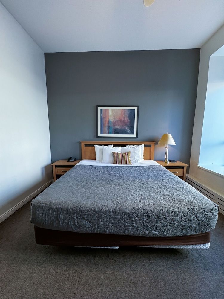 Met Hotel Standard Room, 1 King Bed (Rear Facing) 2