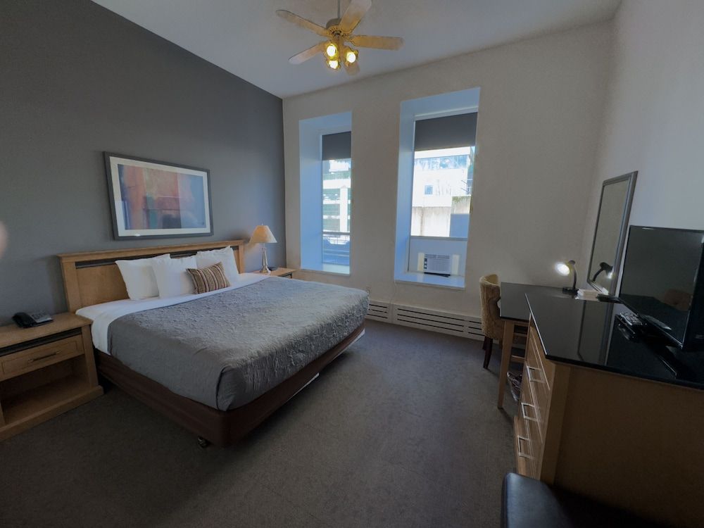 Met Hotel Standard Room, 1 King Bed (Rear Facing)