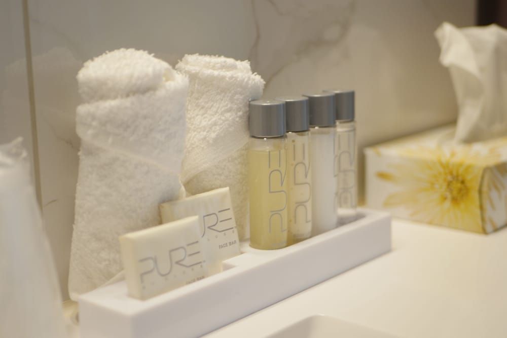 Met Hotel Standard Double Room, 2 Queen Beds (Rear Facing) 7