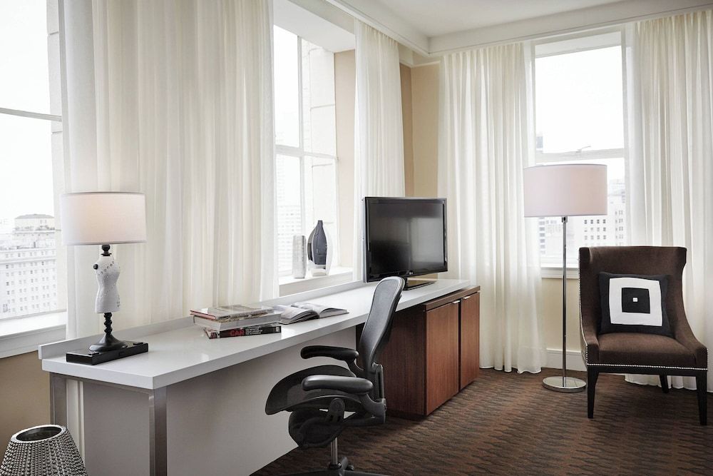 Executive Room, 1 King Bed, Non Smoking (Hearing Accessible)
