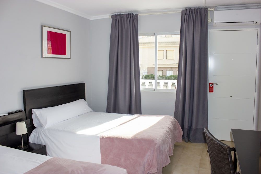 Hostal Alba Double Room, Partial Ocean View 3