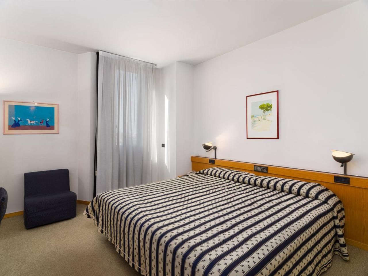Classic Double Bed