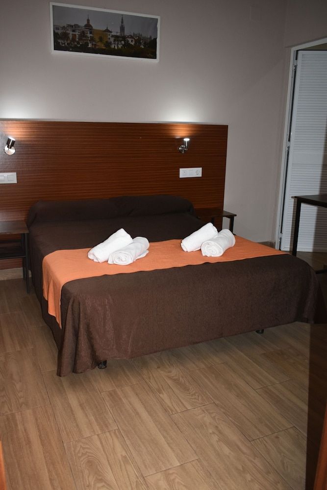 Hostal Alamare Double or Twin Room 9