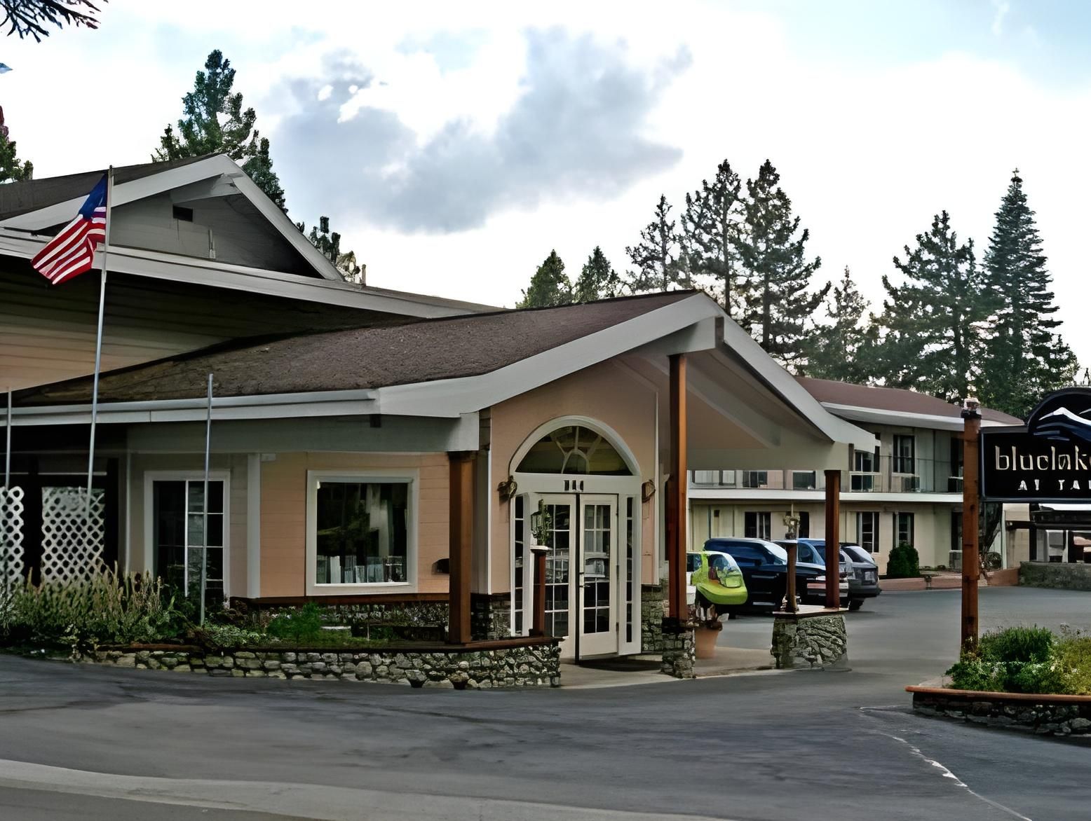 undefined Bluelake Inn @ Heavenly Village