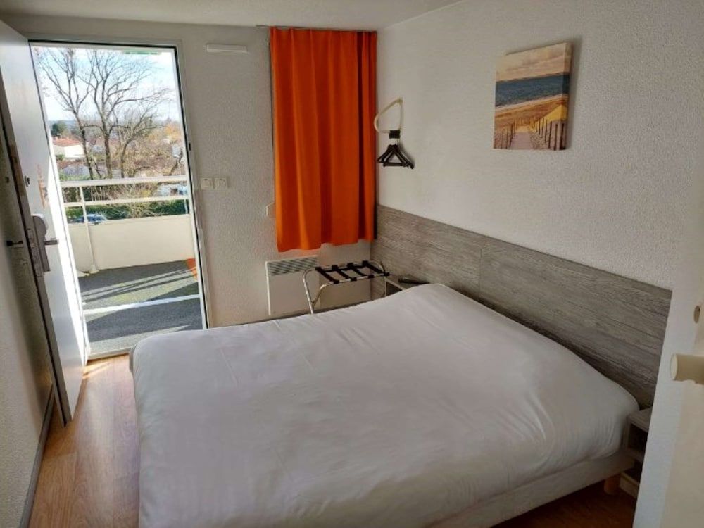 Premiere Classe Saintes Standard Room, 1 Double Bed 5