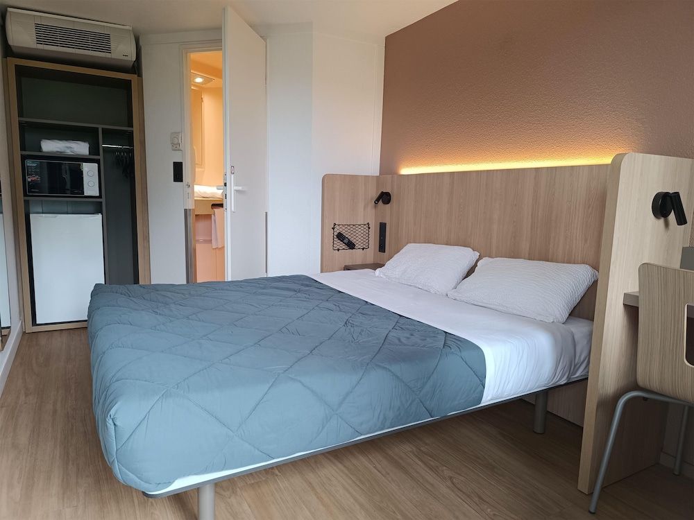 Premiere Classe Saintes Standard Room, 1 Double Bed 10