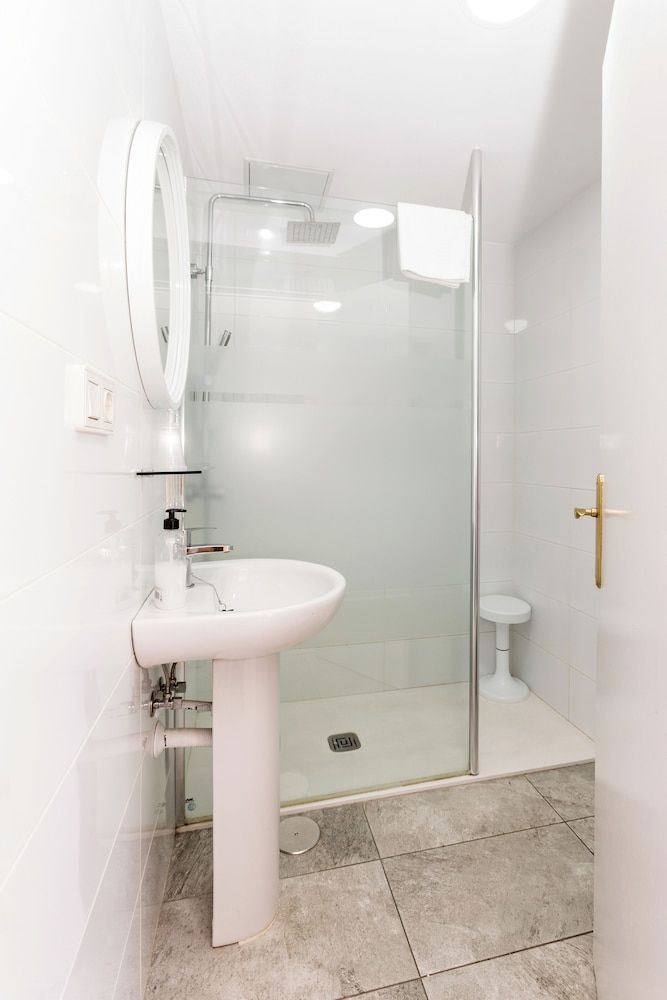 Hostal El Mercat Apartment with terrace 5