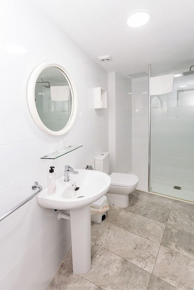 Hostal El Mercat Double room with living room without terrace 4