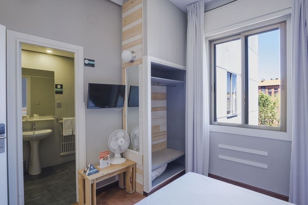 Hotel Alda Centro Ponferrada Economy Double or Twin Room 11
