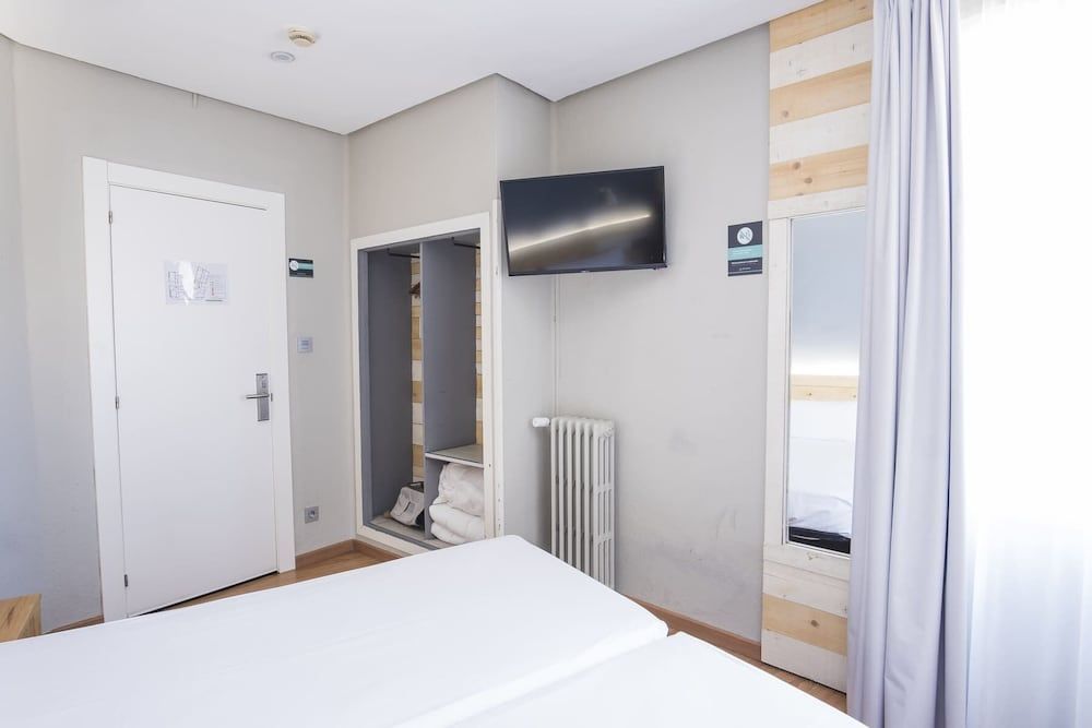 Hotel Alda Centro Ponferrada Economy Double or Twin Room 10