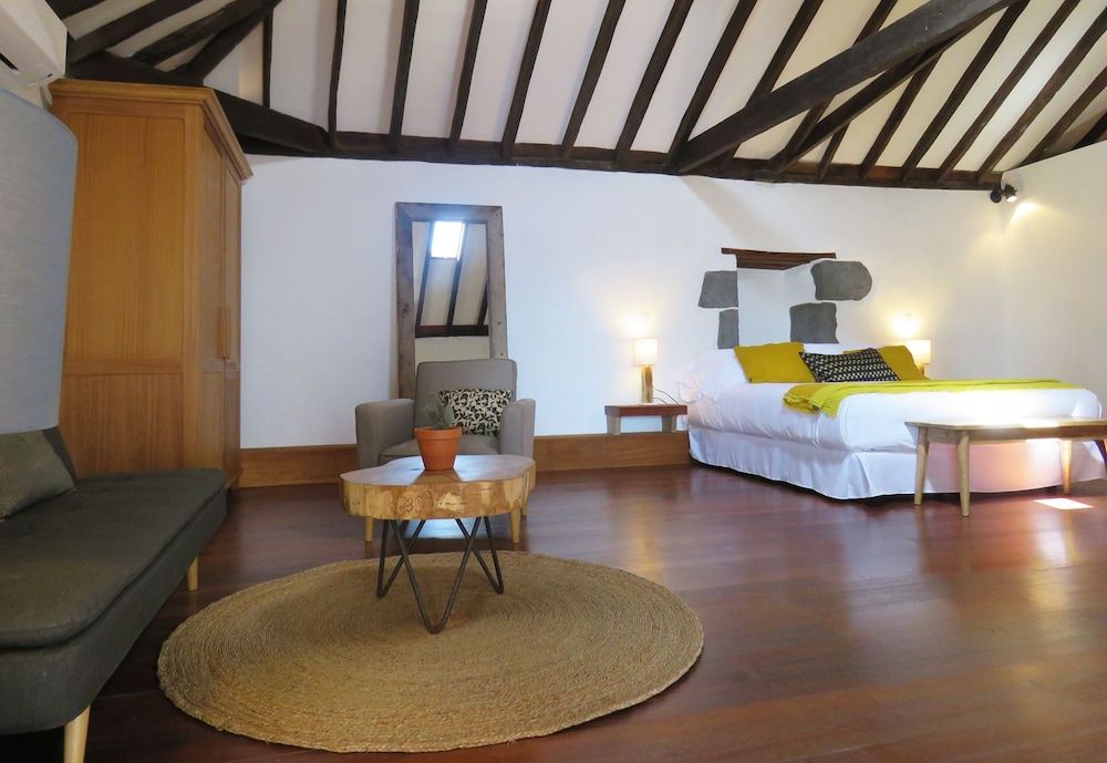 Traditional Suite (N7)