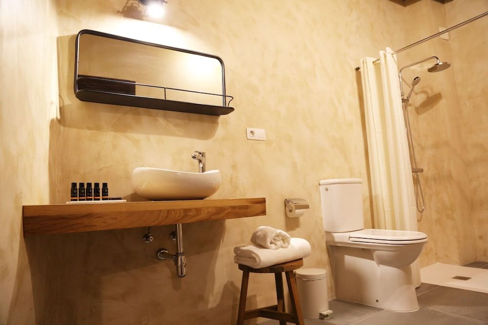 Double Room (N2)