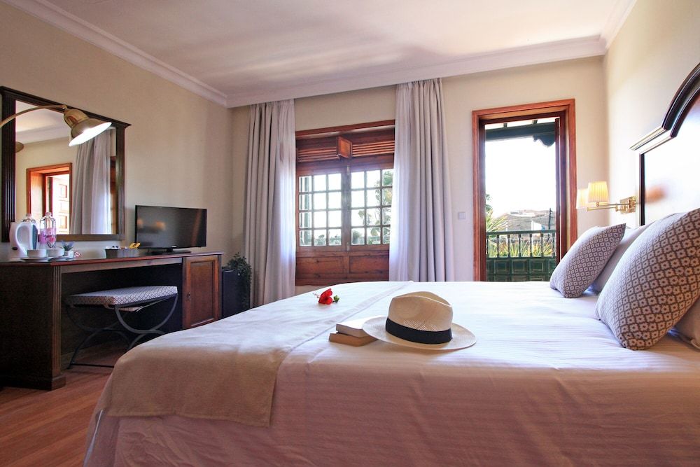 Superior Room (2 pax)