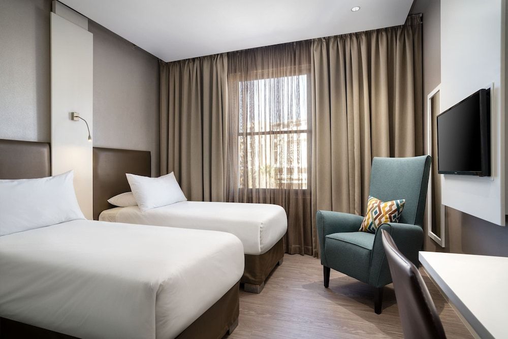 Protea Hotel by Marriott Cape Town Waterfront Breakwater Lodge Room, 2 Twin Beds, Non Smoking 3