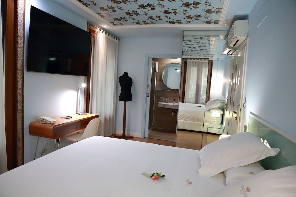 Superior Suite, City View
