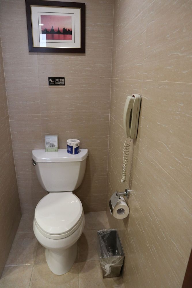 Jin Jiang Pacific Hotel Shanghai Standard Twin Room 5