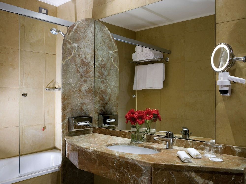 undefined Mercure Eur Roma West 8