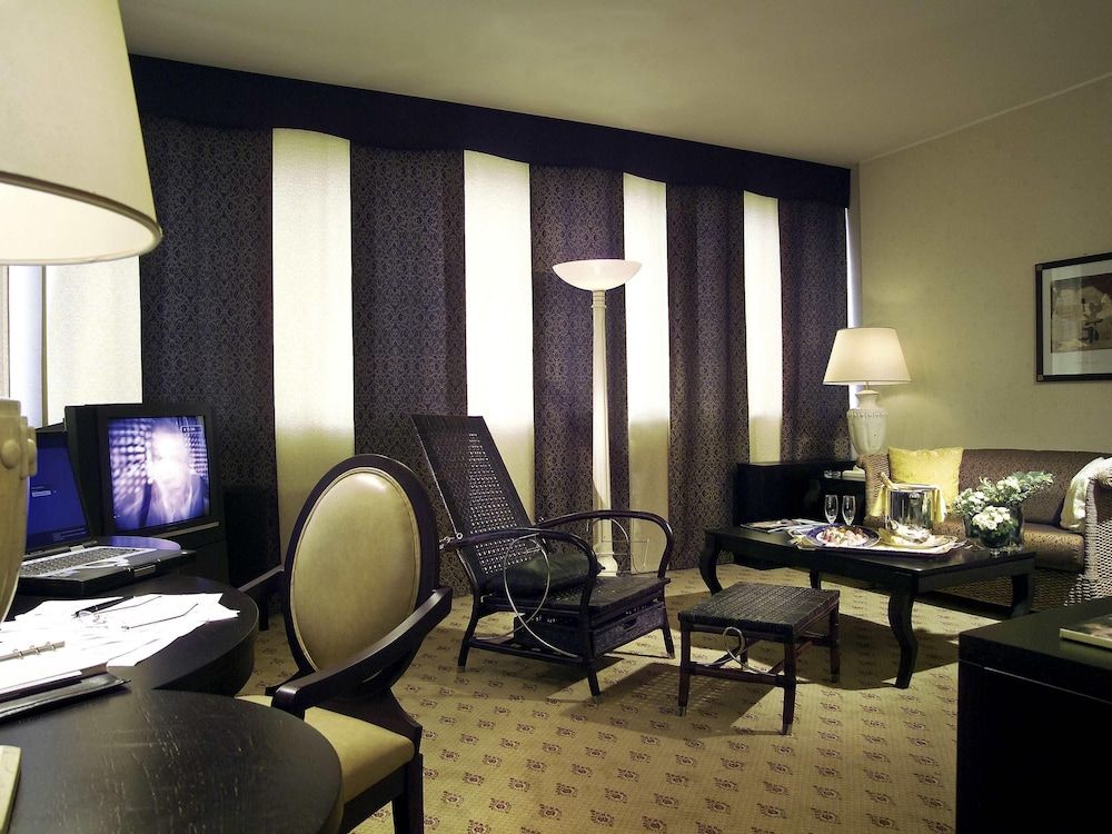 undefined Mercure Eur Roma West 8