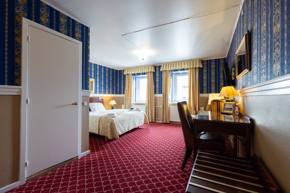 Milling Hotel Plaza Family Double Room 6