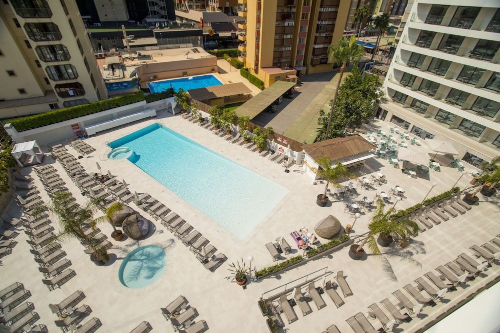 Hotel Presidente Double Room, Balcony, Pool View 5