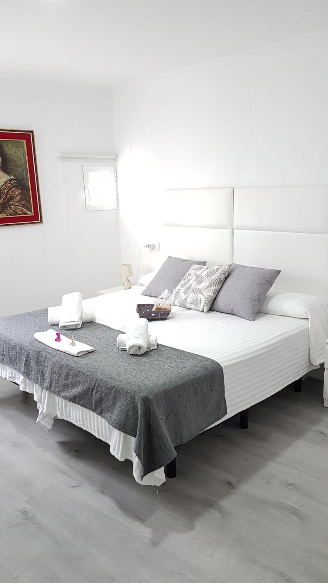 Twin Room with Private Bathroom