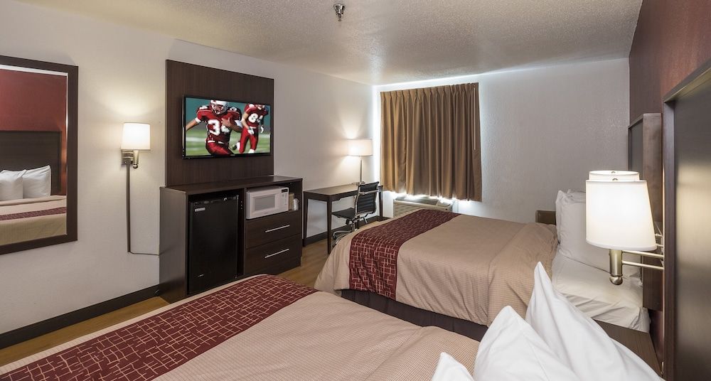 Red Roof Inn Columbus - Hebron Deluxe Room, 2 Double Beds, Non Smoking 2