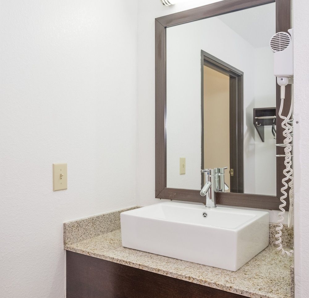 Red Roof Inn Columbus - Hebron Deluxe Room, 2 Double Beds, Non Smoking 6