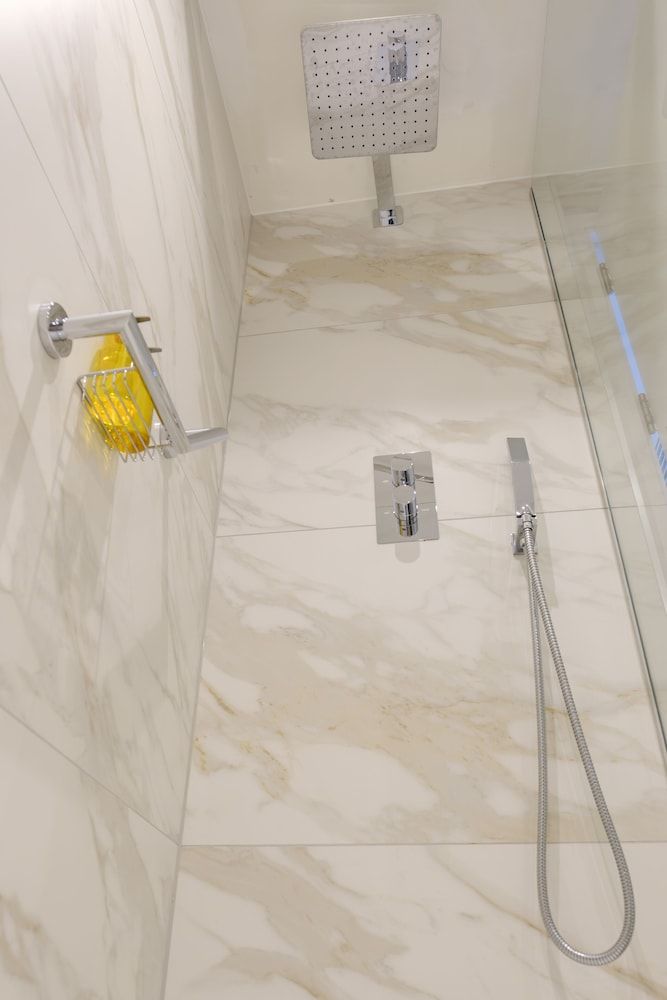 The Lowry Hotel Manchester Deluxe Room, 1 King Bed 5