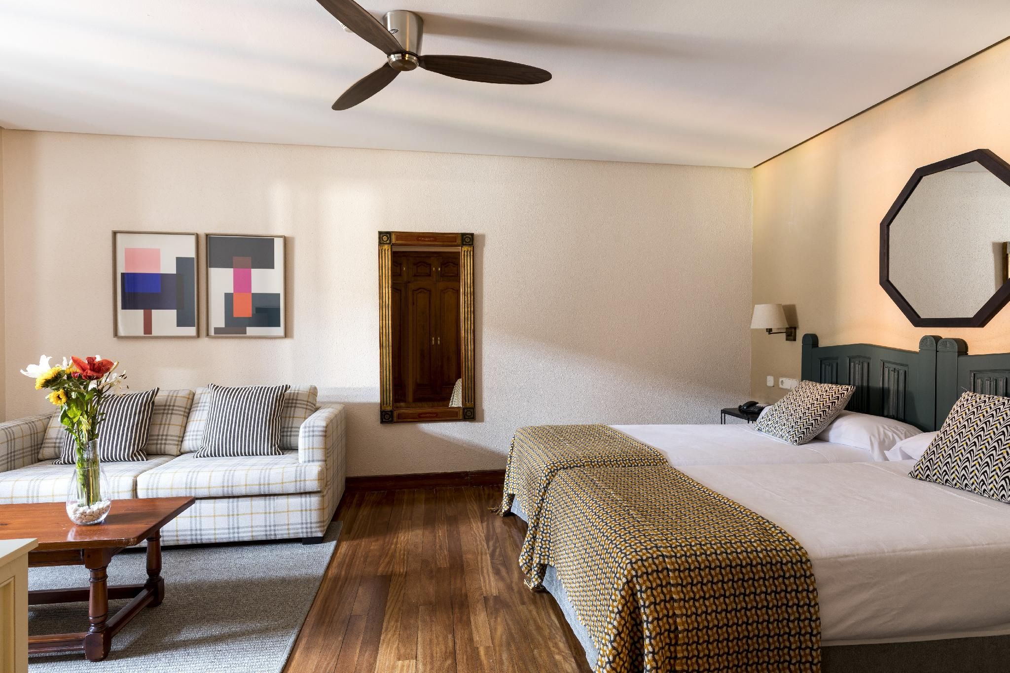 Parador de Hondarribia Standard Double Room 2