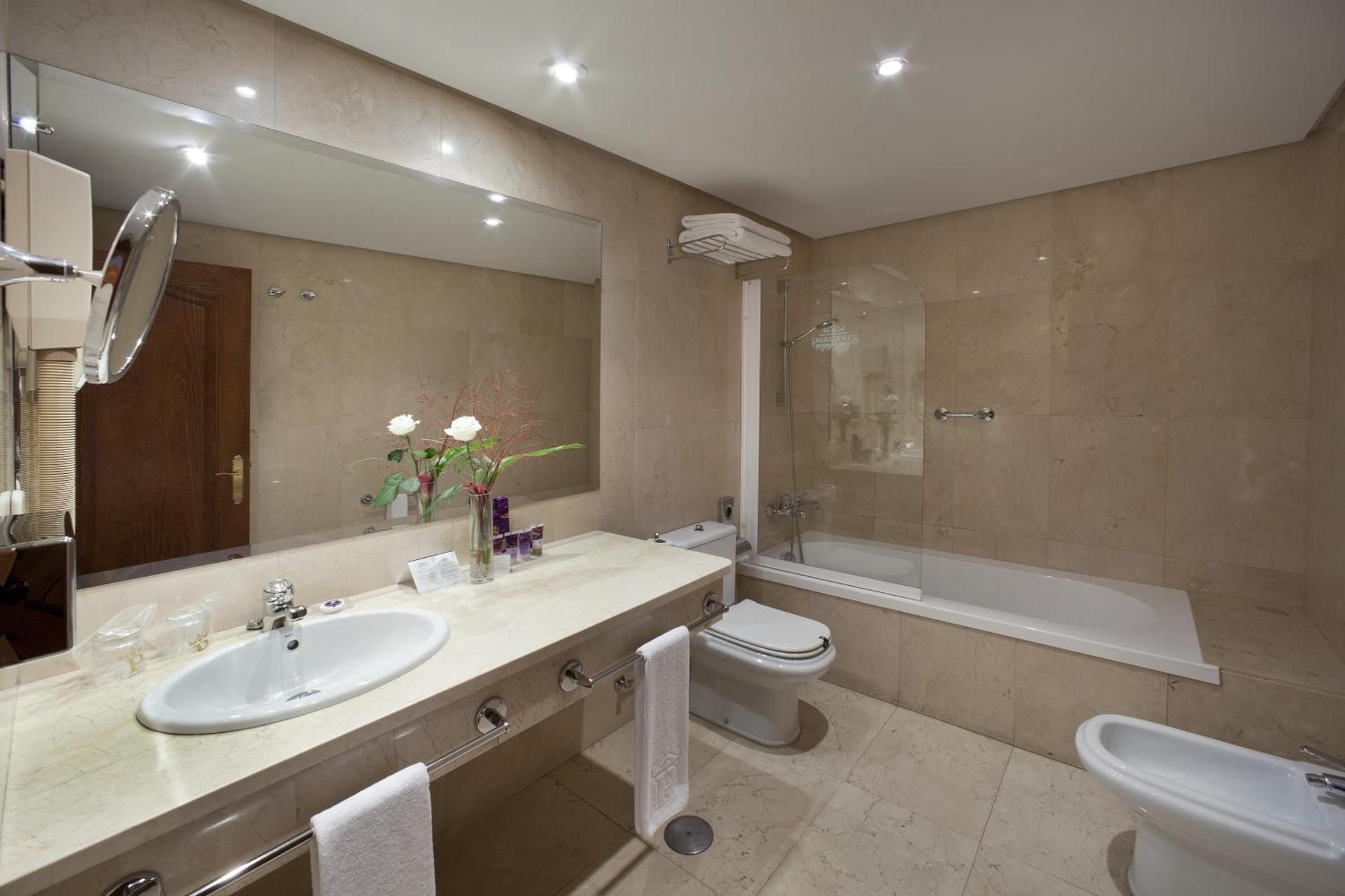 Parador de Hondarribia Standard Double Room 3